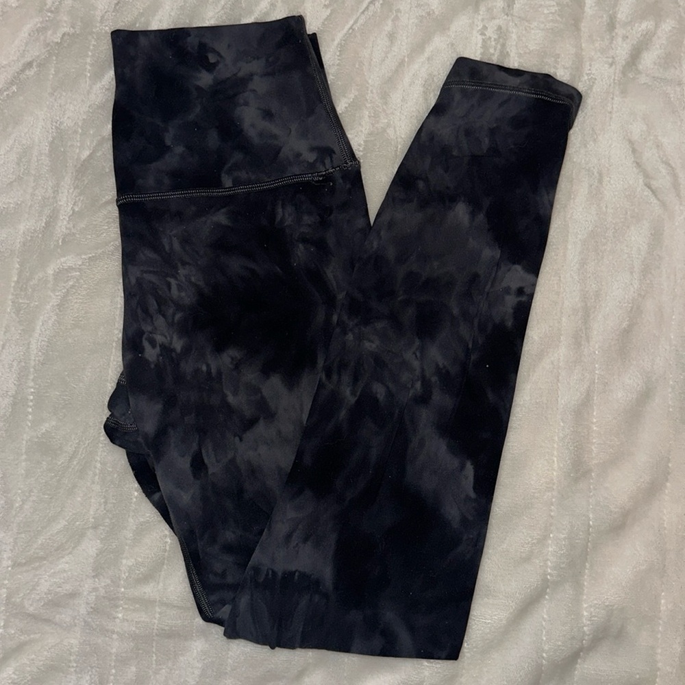 Lululemon align high rise 25” size 6